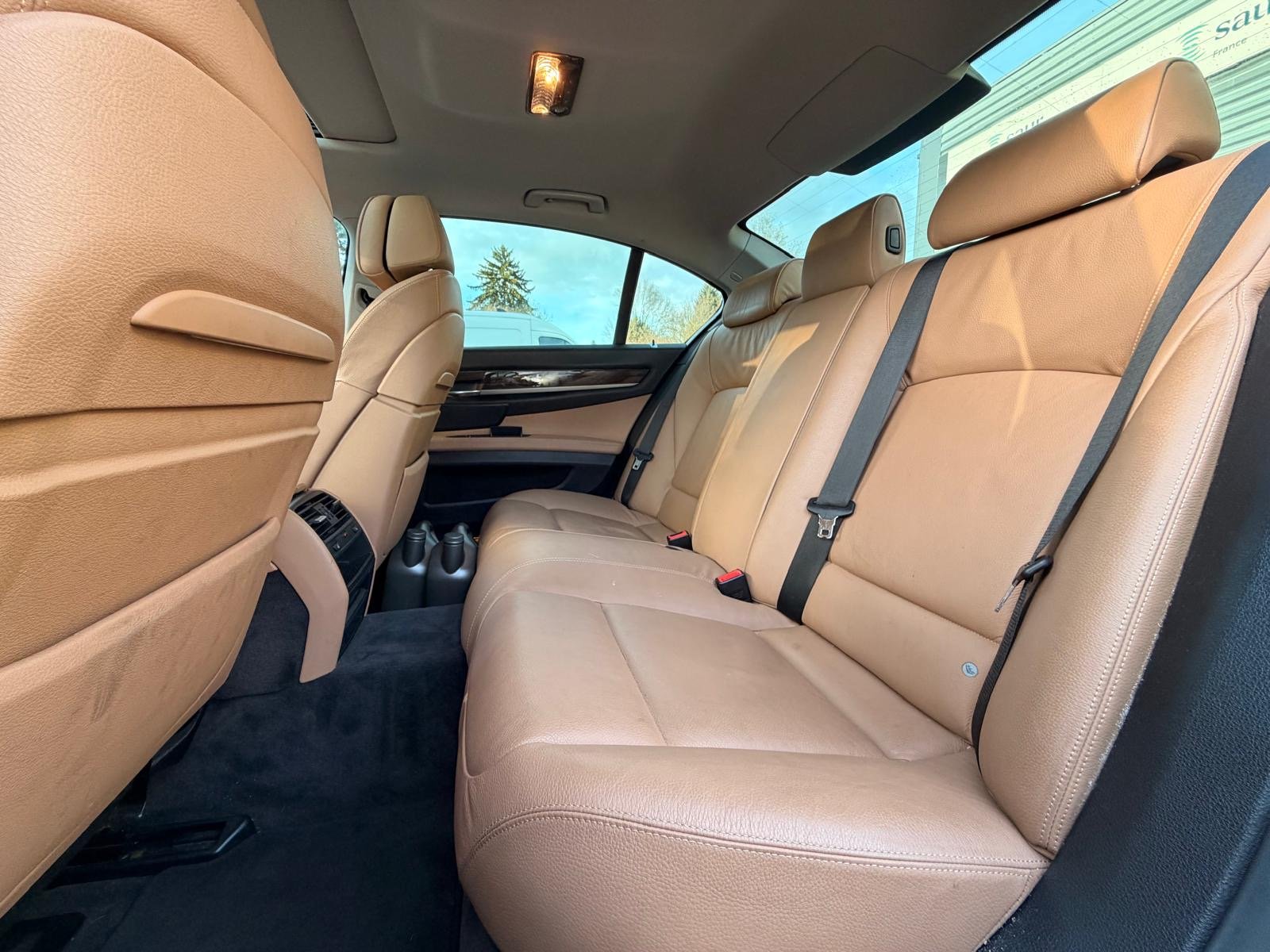 BMW Série 7 (F01) Berline 750i 4.4 i V8 32V Steptronic-6 407 cv Boîte auto