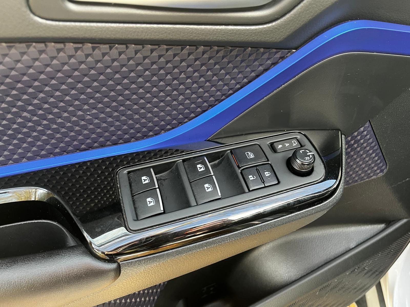 TOYOTA C-HR 1.8 VVT-i Hybrid 122ch “Graphic Pack Premium”