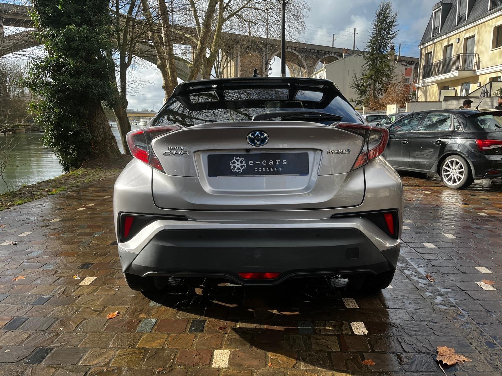 TOYOTA C-HR 1.8 VVT-i Hybrid 122ch “Graphic Pack Premium”