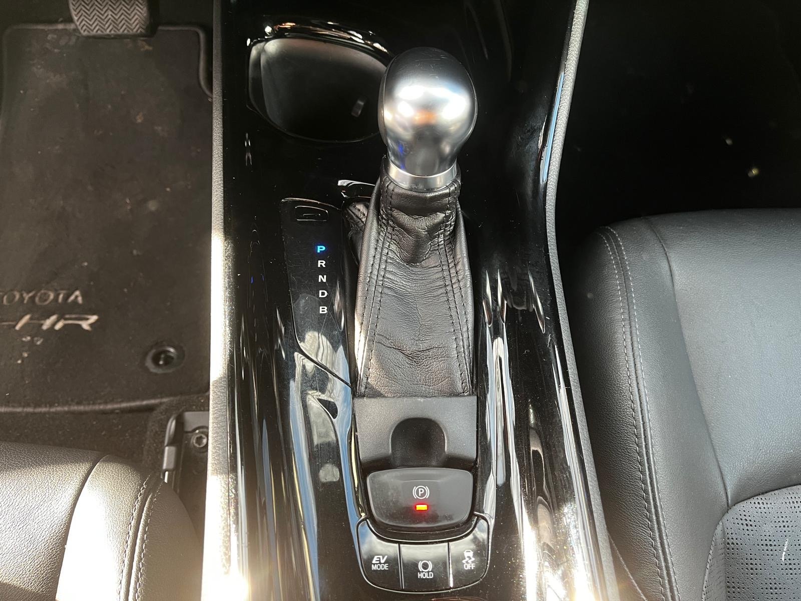 TOYOTA C-HR 1.8 VVT-i Hybrid 122ch “Graphic Pack Premium”