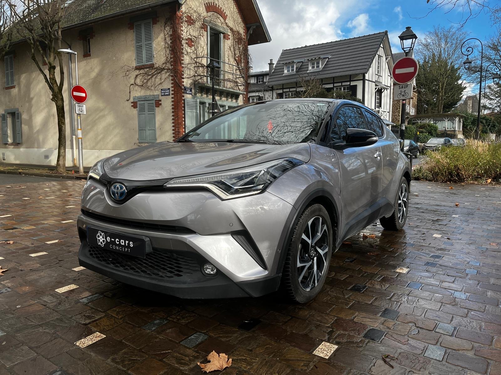 TOYOTA C-HR 1.8 VVT-i Hybrid 122ch “Graphic Pack Premium”