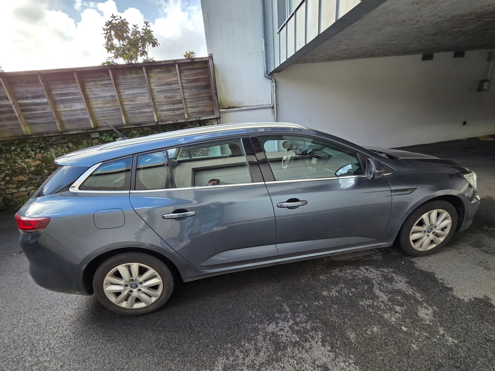 RENAULT MÉGANE IV Phase 2 – E-TECH Plug-in Hybrid 160ch Boîte Auto