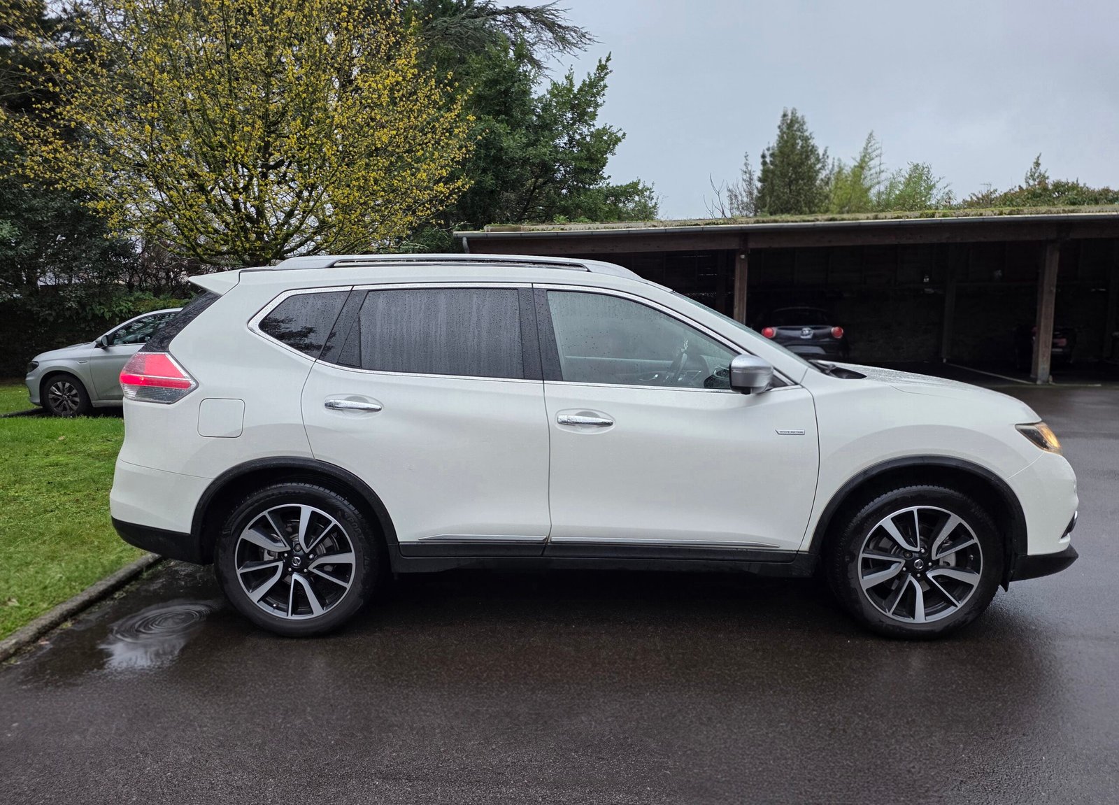 NISSAN X-TRAIL III Phase 1 – 1.6 DIG-T 163ch “White Edition” (7 Places)