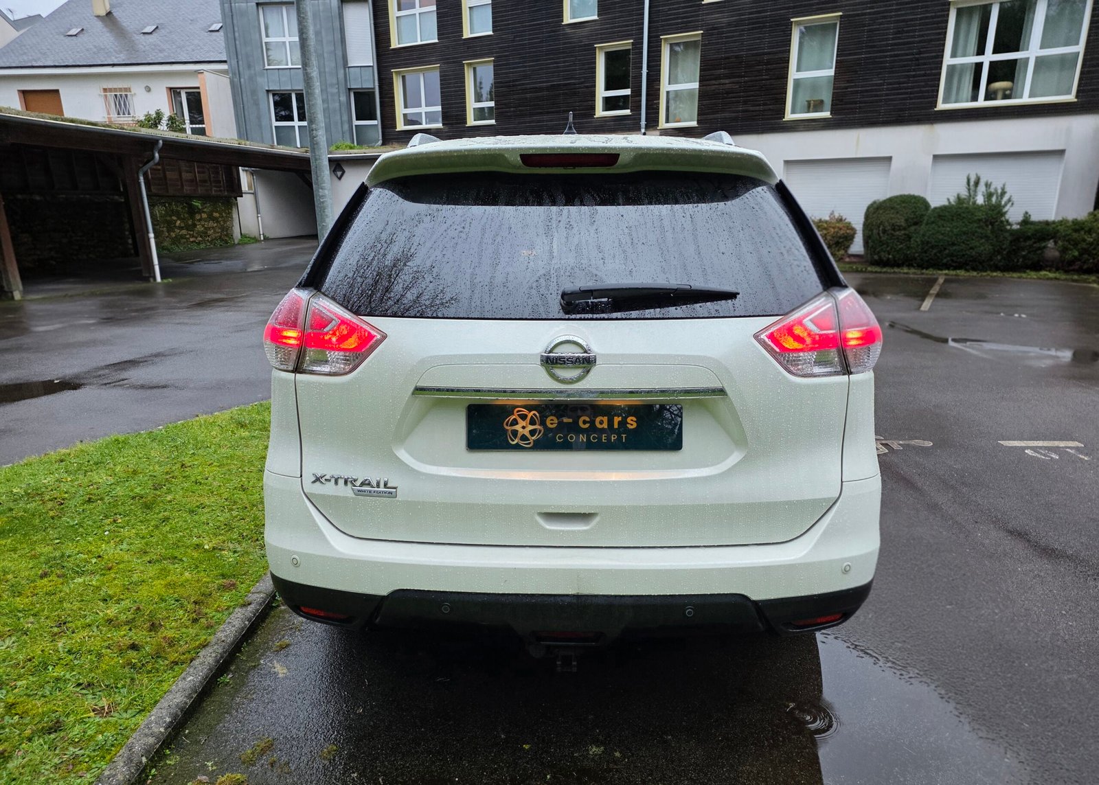 NISSAN X-TRAIL III Phase 1 – 1.6 DIG-T 163ch “White Edition” (7 Places)