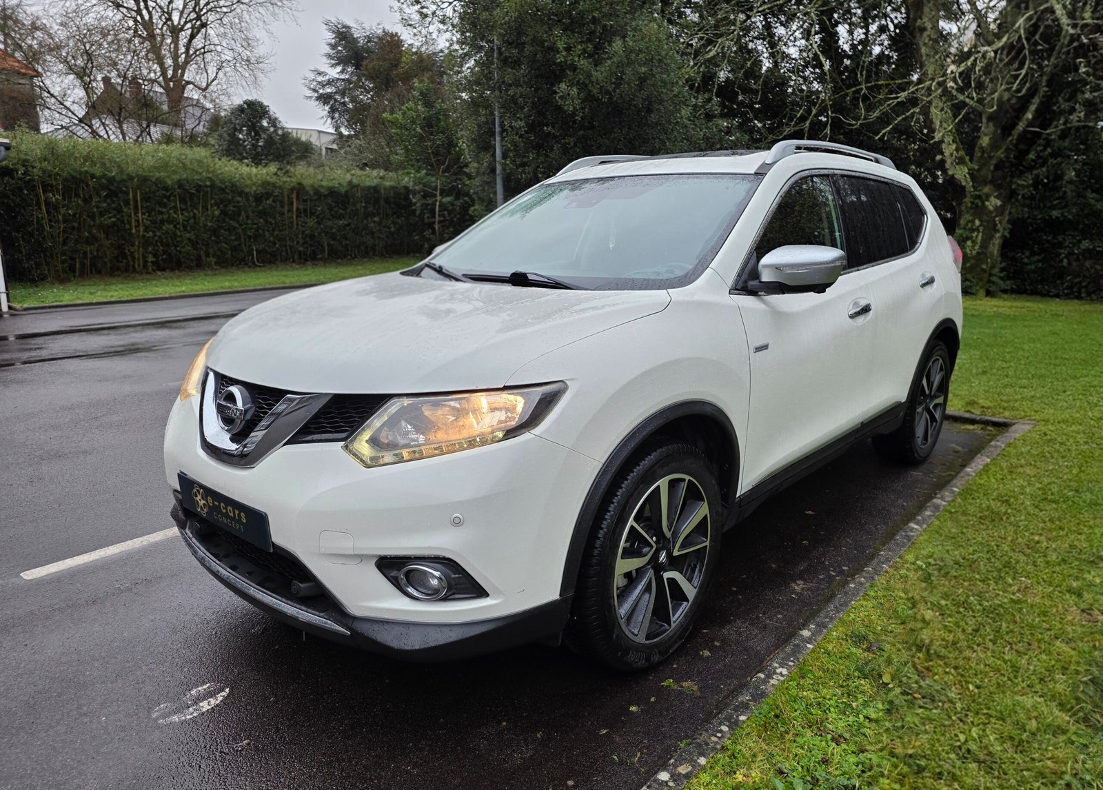 NISSAN X-TRAIL III Phase 1 – 1.6 DIG-T 163ch “White Edition” (7 Places)