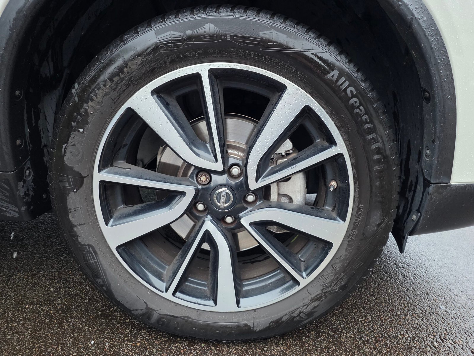 NISSAN X-TRAIL III Phase 1 – 1.6 DIG-T 163ch “White Edition” (7 Places)