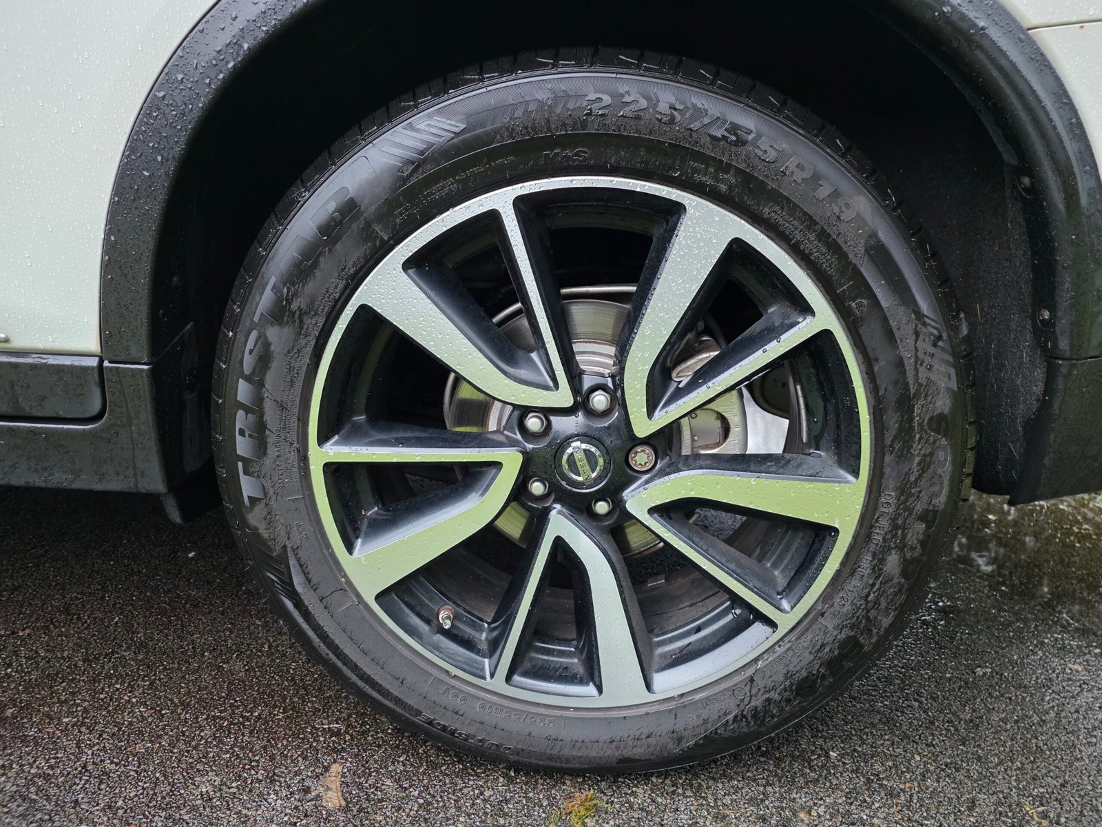 NISSAN X-TRAIL III Phase 1 – 1.6 DIG-T 163ch “White Edition” (7 Places)