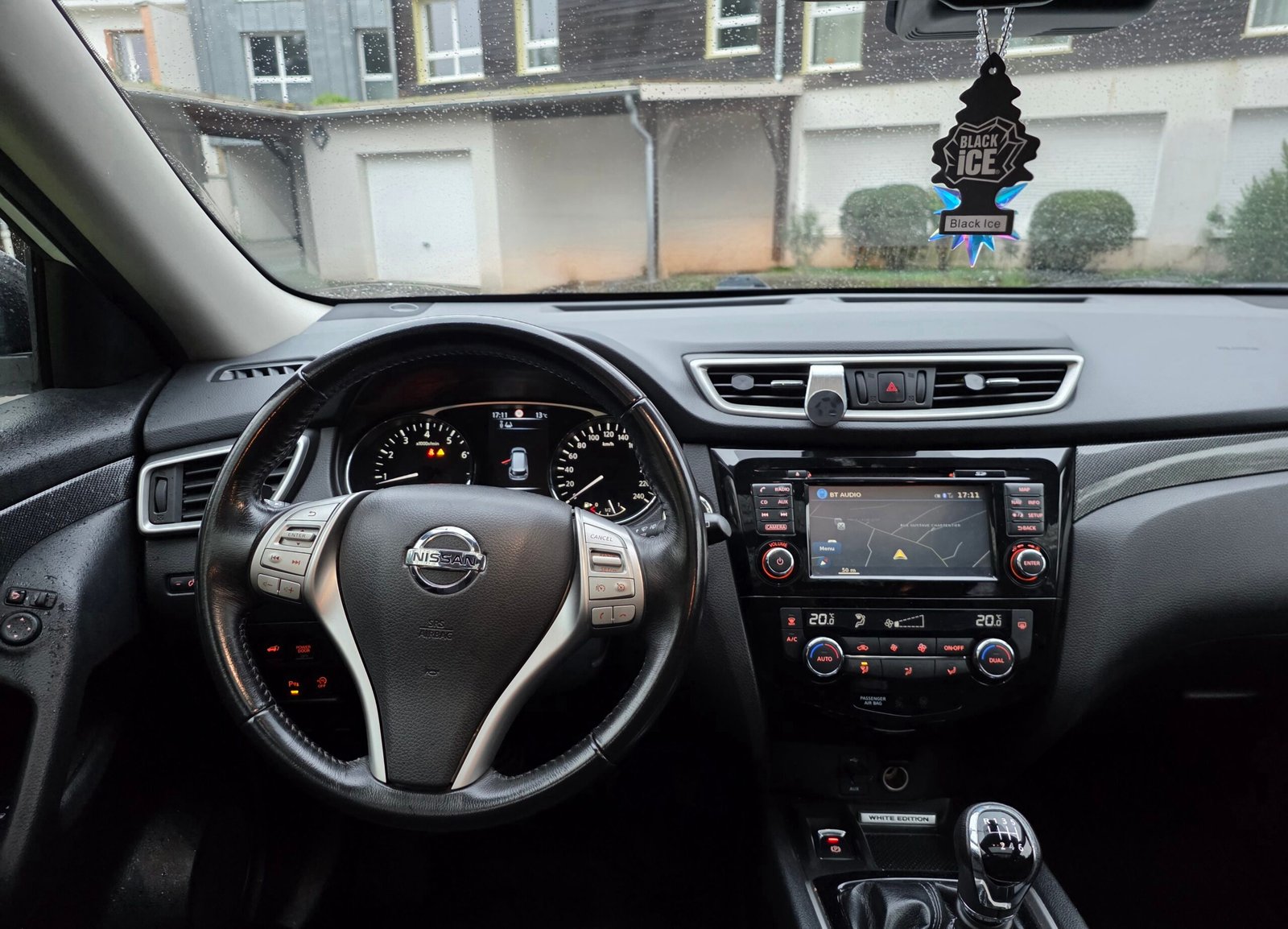 NISSAN X-TRAIL III Phase 1 – 1.6 DIG-T 163ch “White Edition” (7 Places)