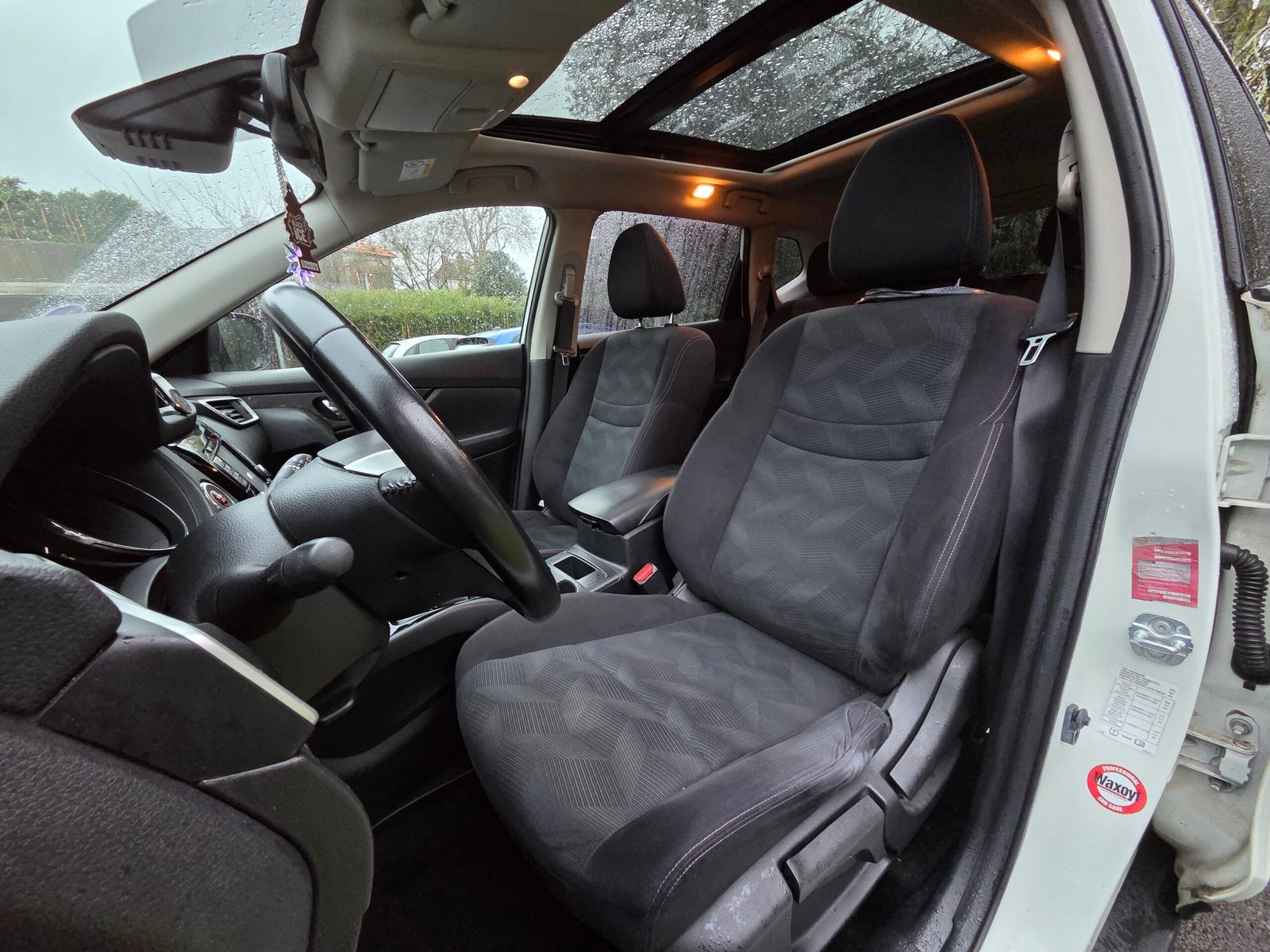 NISSAN X-TRAIL III Phase 1 – 1.6 DIG-T 163ch “White Edition” (7 Places)