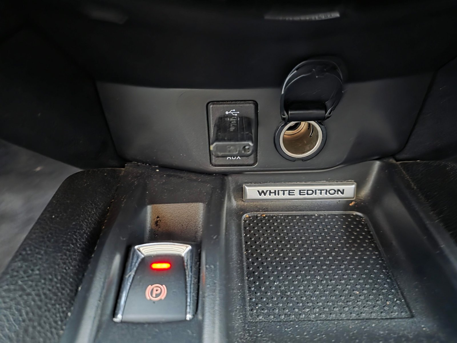 NISSAN X-TRAIL III Phase 1 – 1.6 DIG-T 163ch “White Edition” (7 Places)