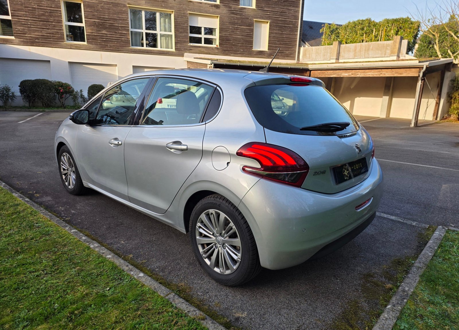 PEUGEOT 208 Phase 2 – 1.2 PureTech 110ch EAT6