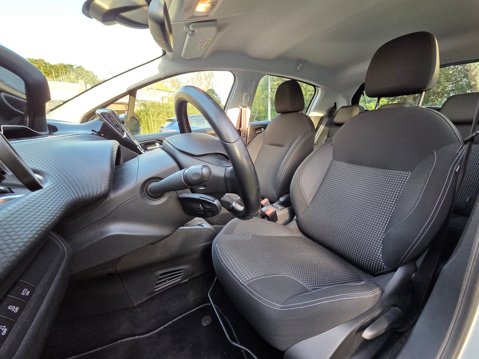 PEUGEOT 208 Phase 2 – 1.2 PureTech 110ch EAT6