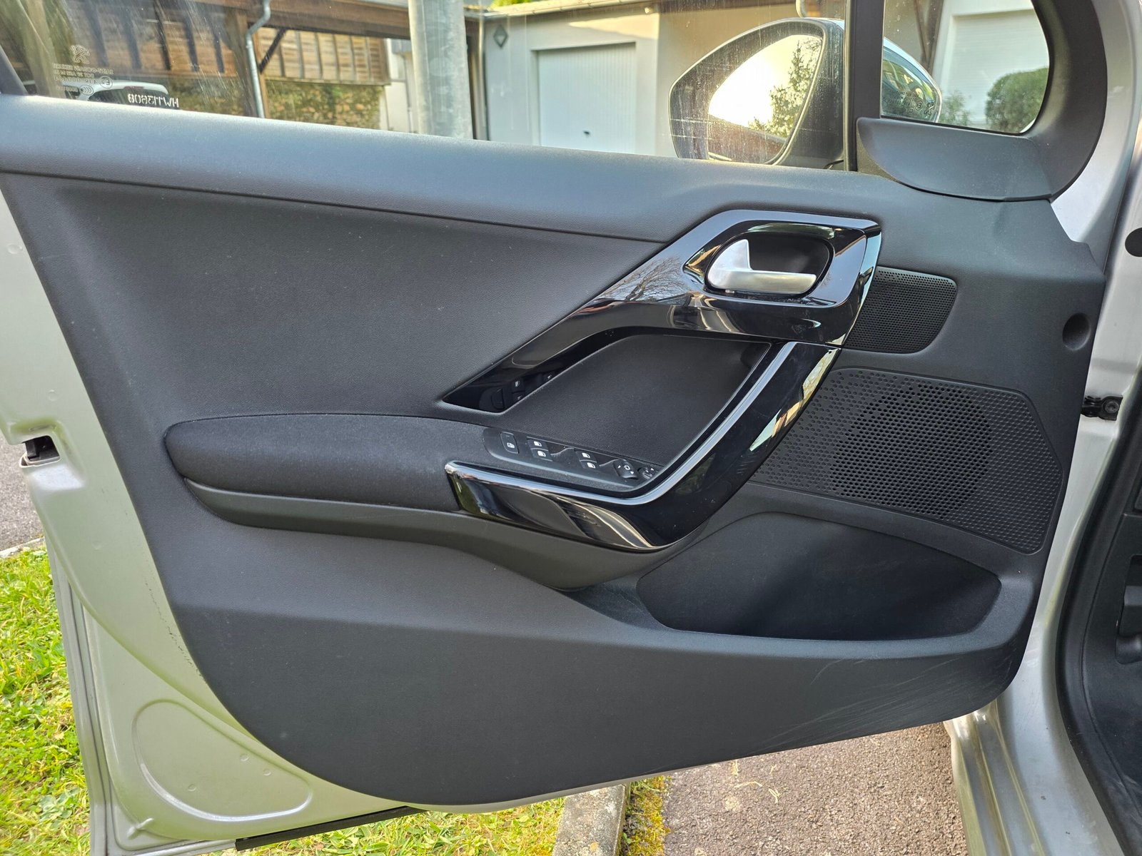 PEUGEOT 208 Phase 2 – 1.2 PureTech 110ch EAT6