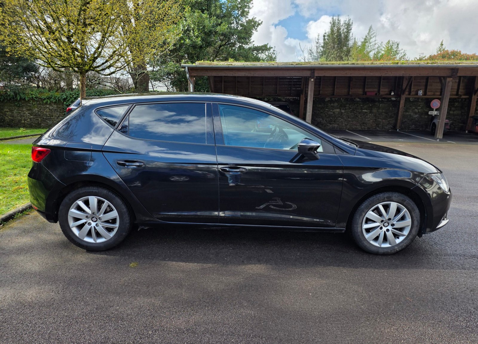SEAT LEON III Phase 1 – 1.6 TDI 105ch BVM5