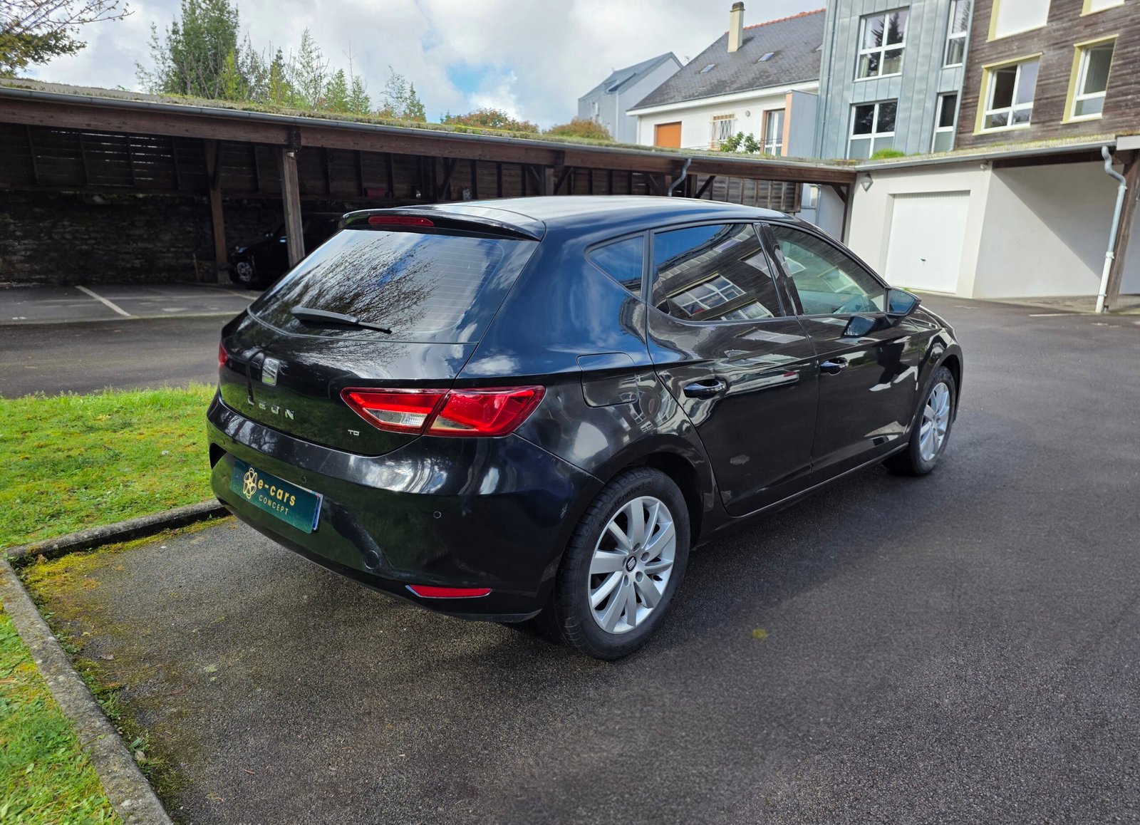 SEAT LEON III Phase 1 – 1.6 TDI 105ch BVM5