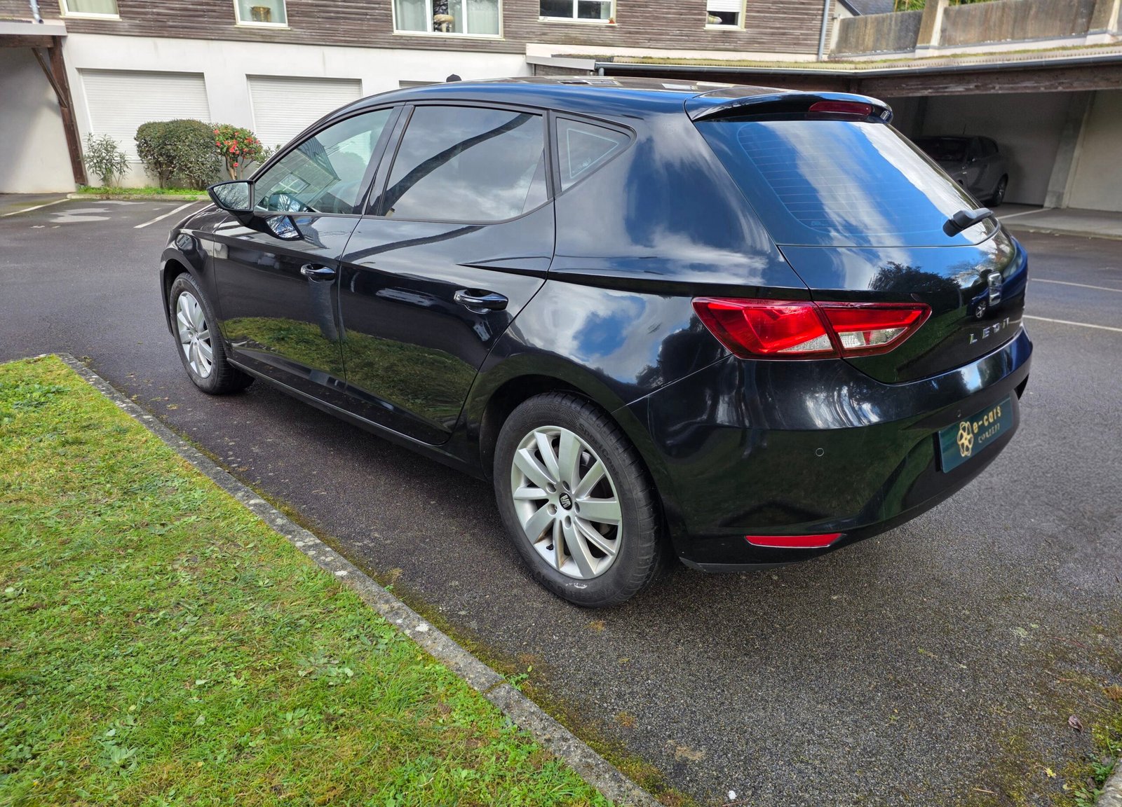 SEAT LEON III Phase 1 – 1.6 TDI 105ch BVM5