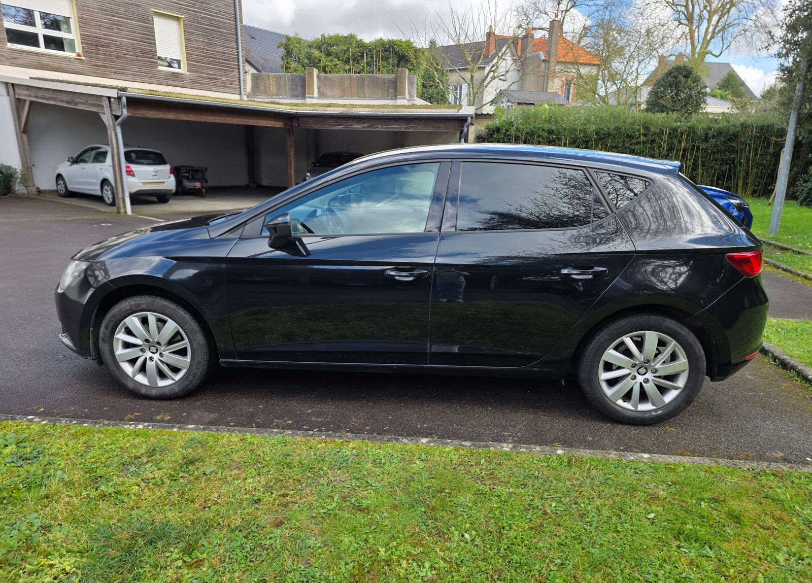 SEAT LEON III Phase 1 – 1.6 TDI 105ch BVM5