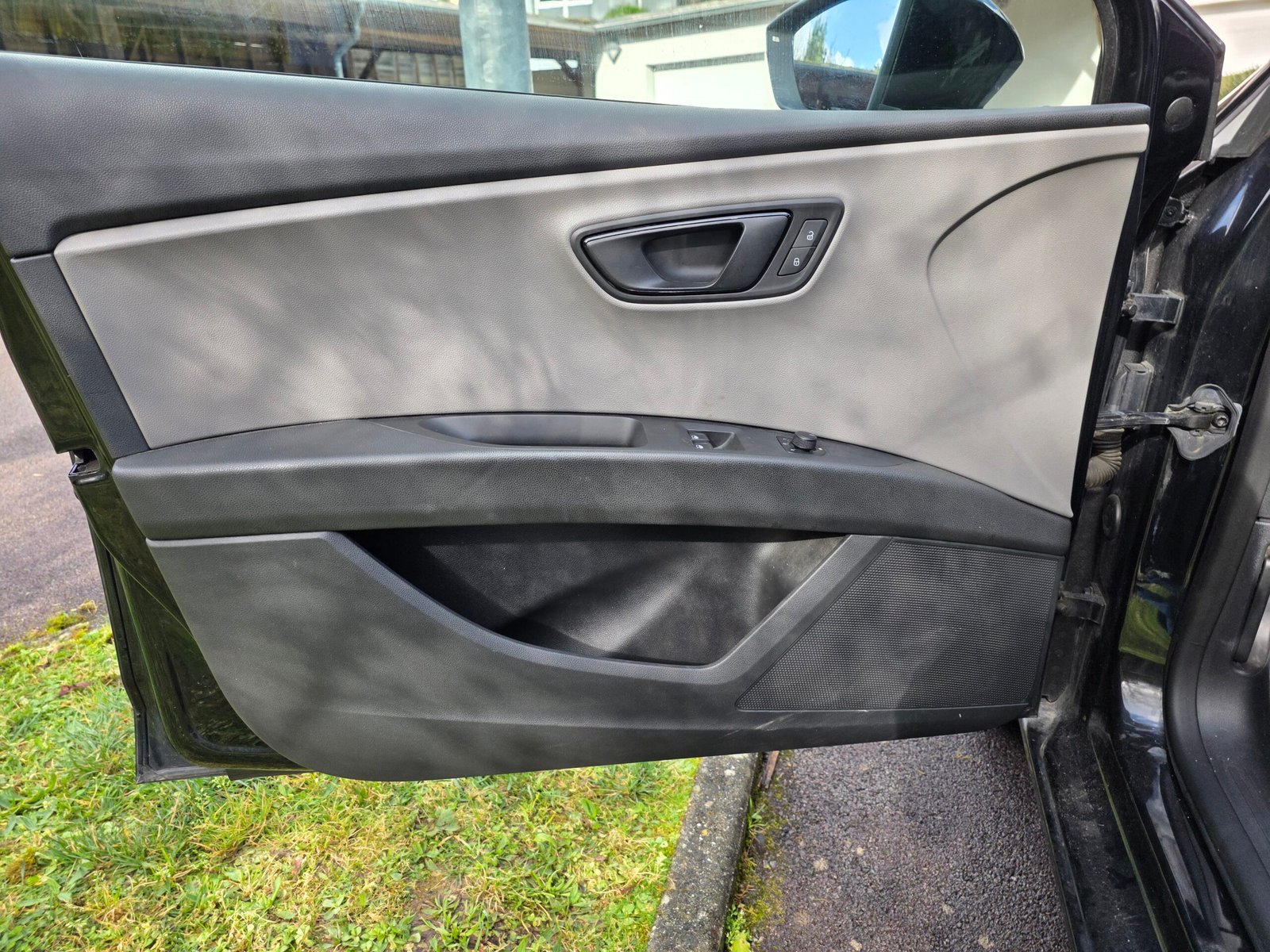 SEAT LEON III Phase 1 – 1.6 TDI 105ch BVM5