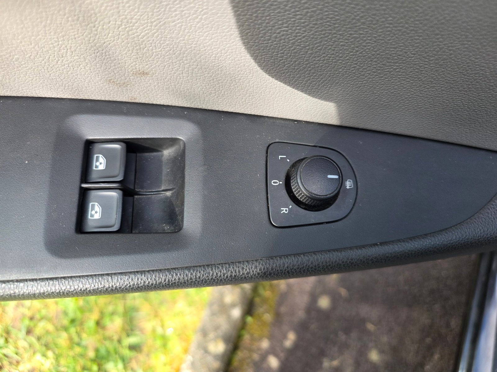 SEAT LEON III Phase 1 – 1.6 TDI 105ch BVM5