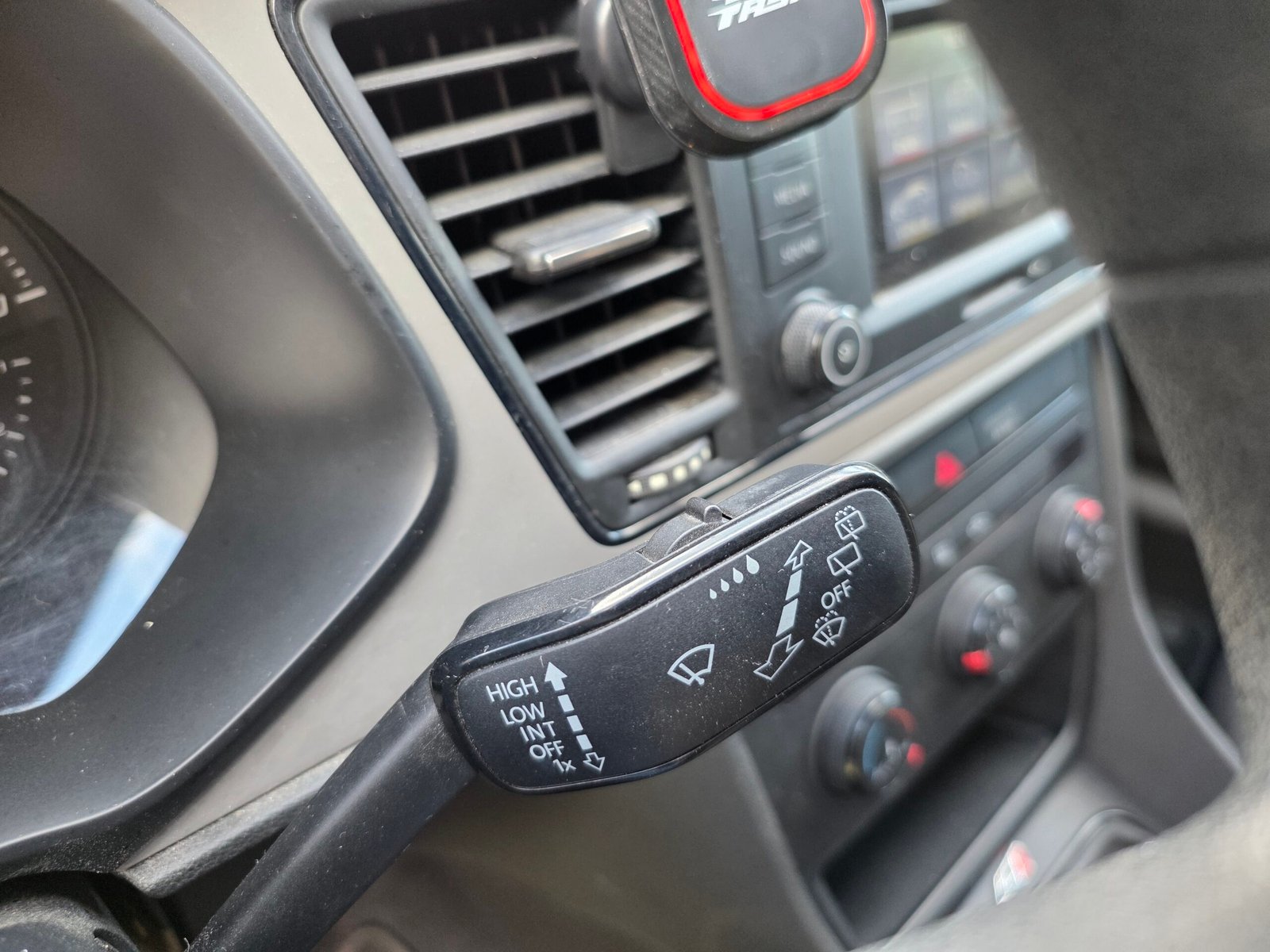 SEAT LEON III Phase 1 – 1.6 TDI 105ch BVM5