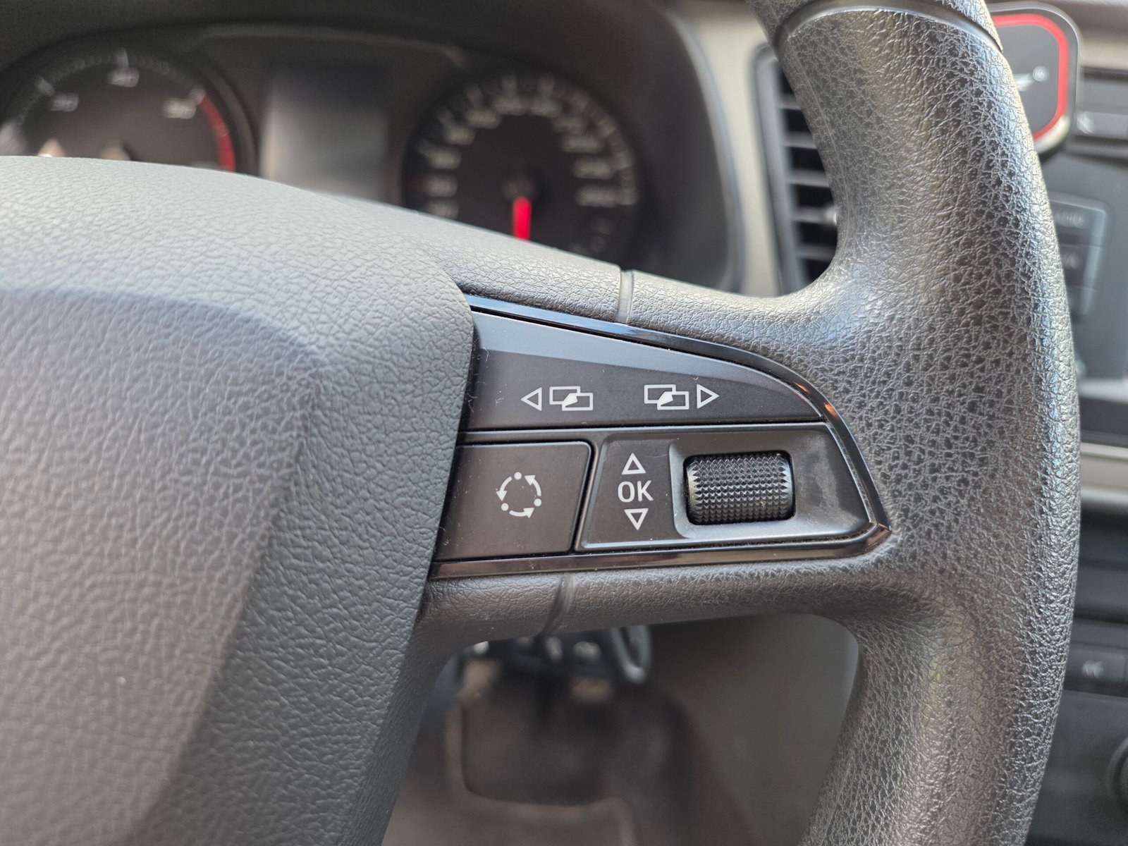 SEAT LEON III Phase 1 – 1.6 TDI 105ch BVM5