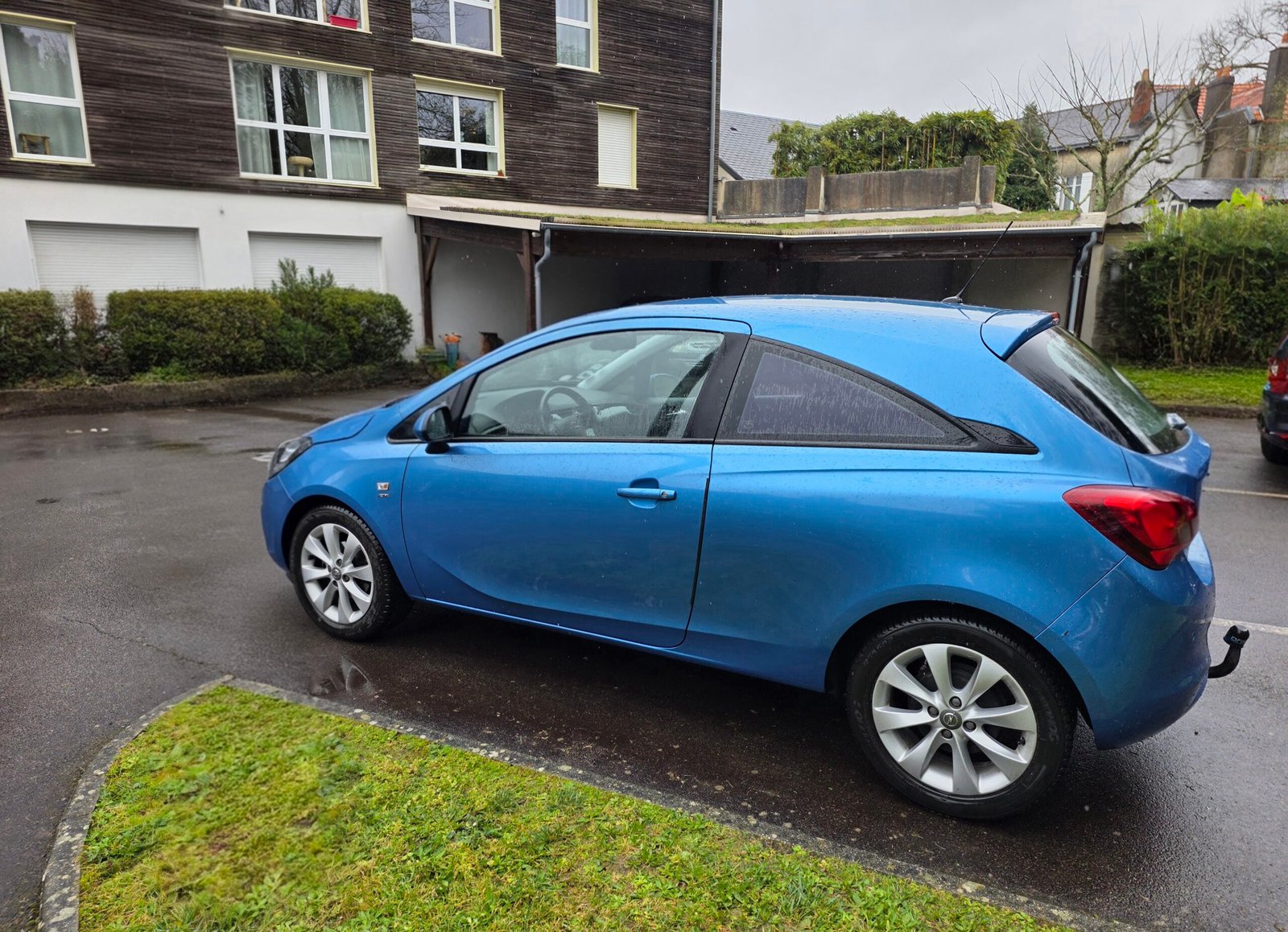 OPEL CORSA E – 1.4i 90ch BVM5 ACTIVE