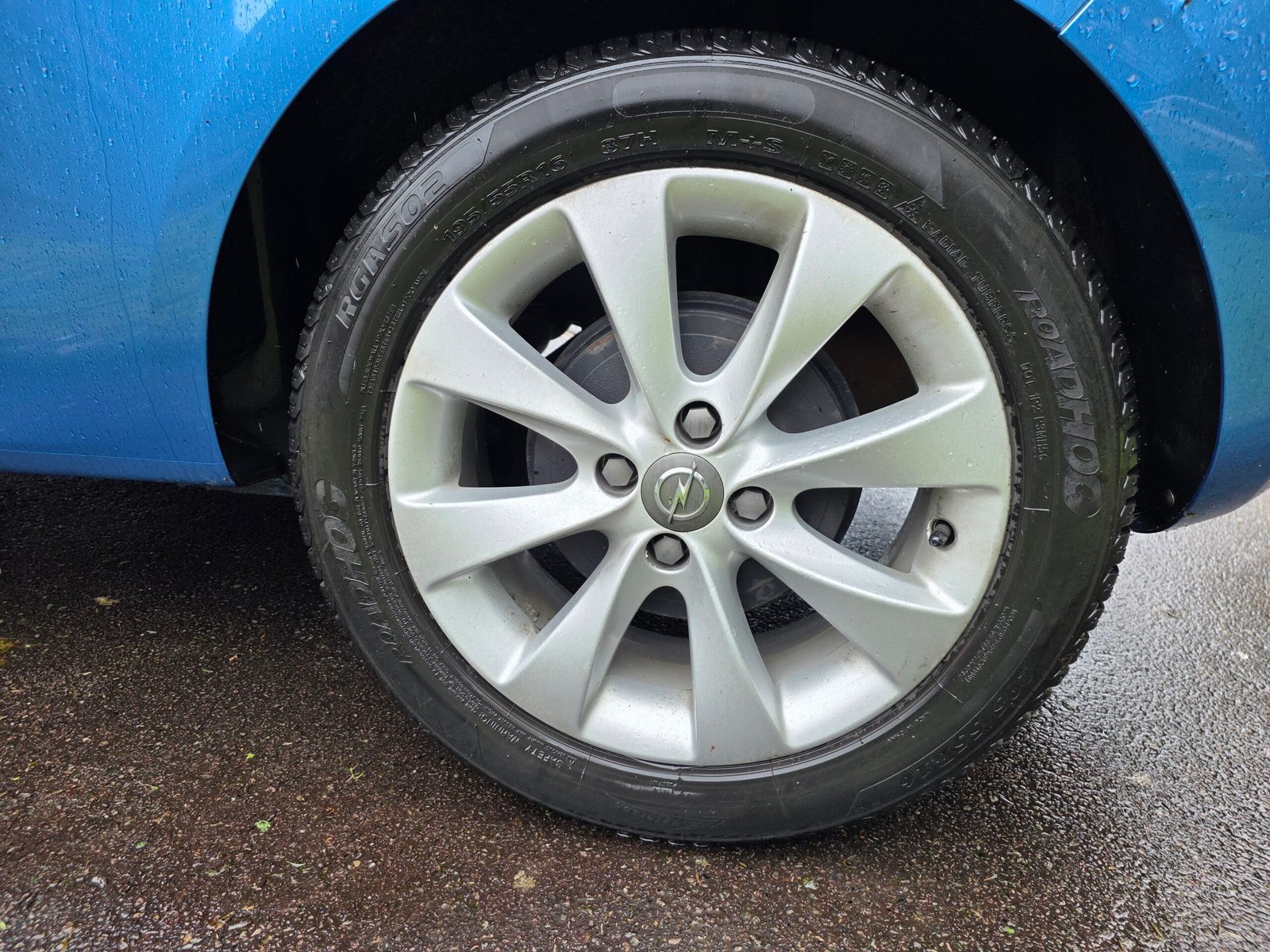 OPEL CORSA E – 1.4i 90ch BVM5 ACTIVE