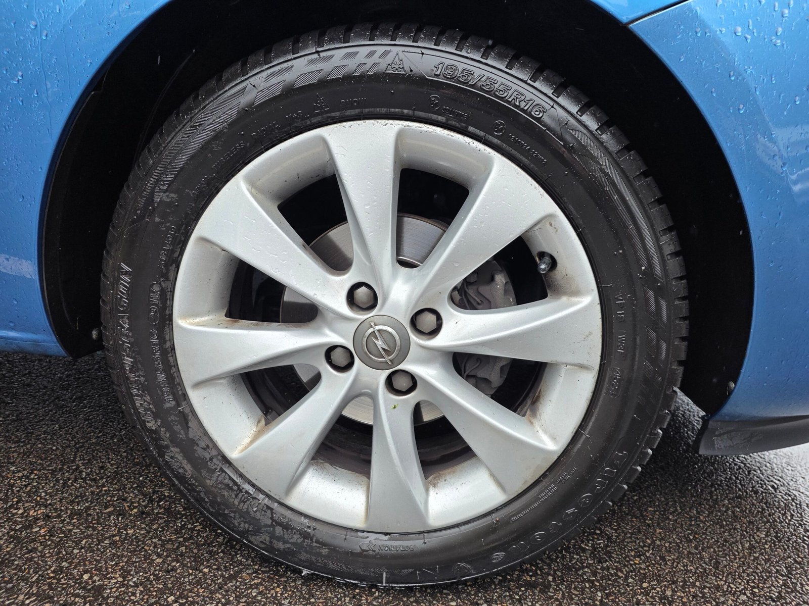 OPEL CORSA E – 1.4i 90ch BVM5 ACTIVE