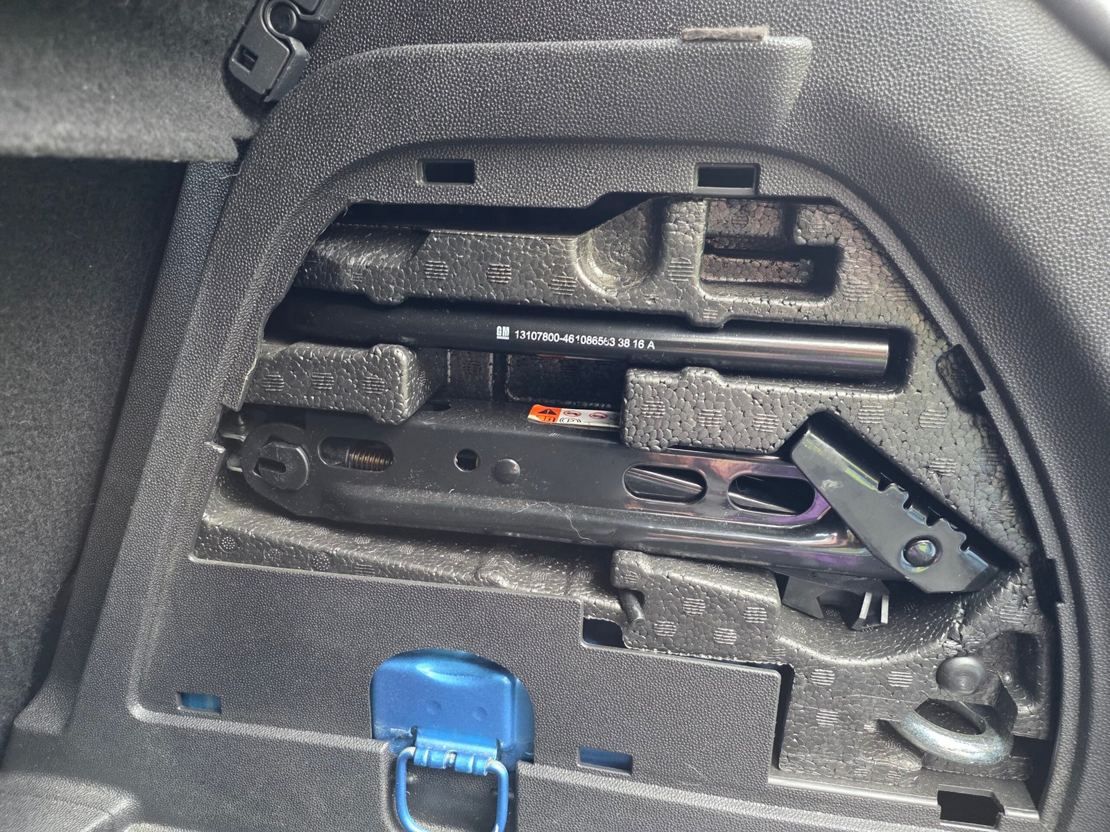 OPEL CORSA E – 1.4i 90ch BVM5 ACTIVE