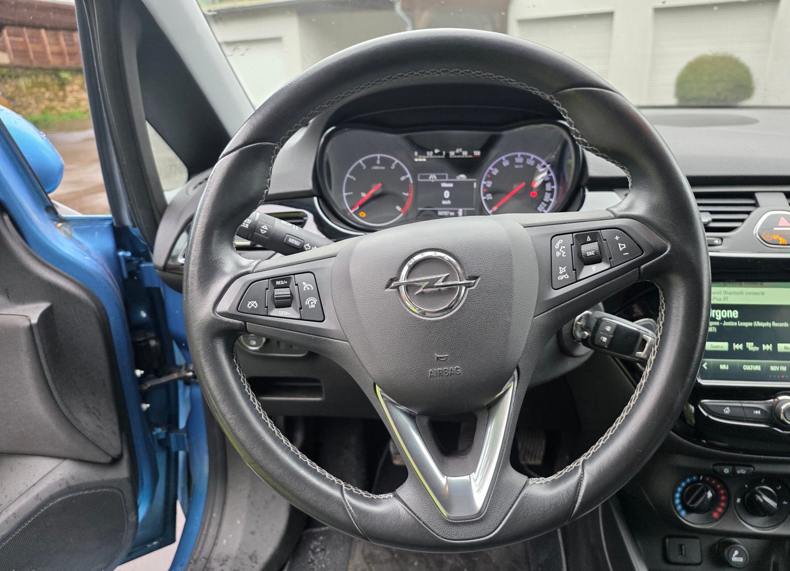 OPEL CORSA E – 1.4i 90ch BVM5 ACTIVE