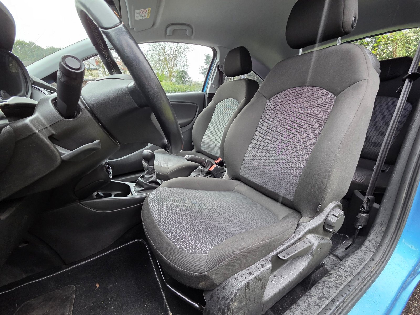 OPEL CORSA E – 1.4i 90ch BVM5 ACTIVE