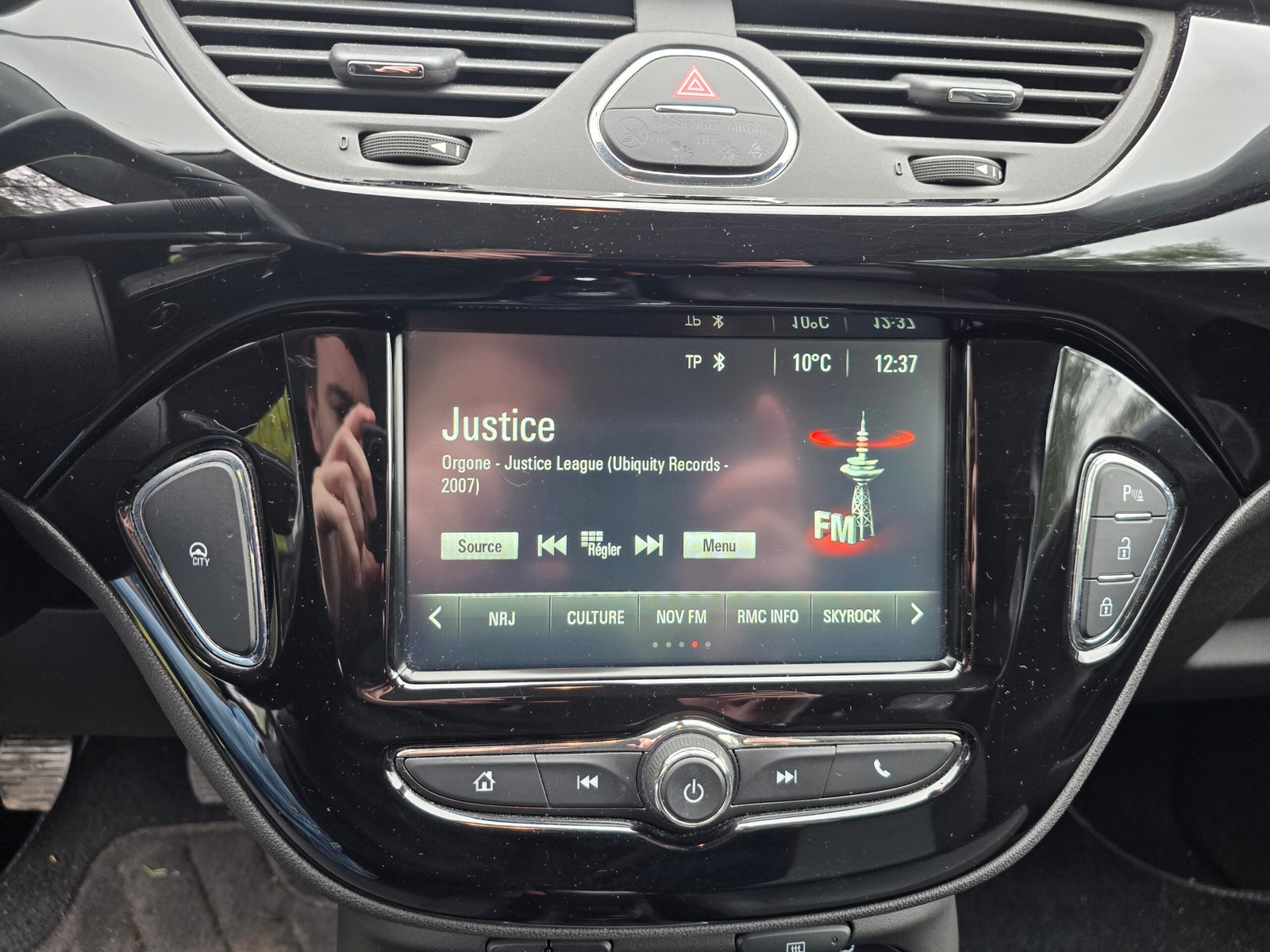 OPEL CORSA E – 1.4i 90ch BVM5 ACTIVE