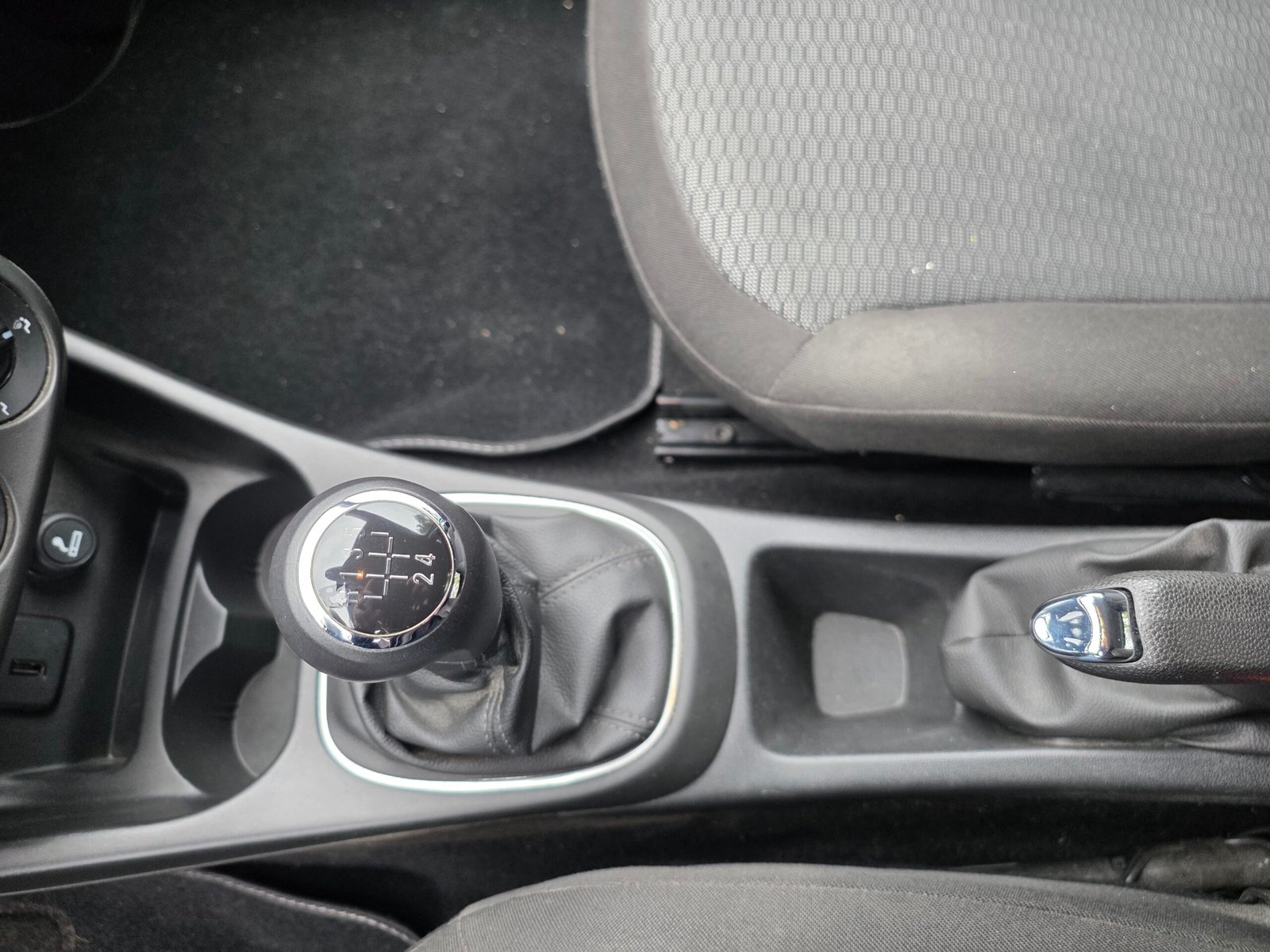 OPEL CORSA E – 1.4i 90ch BVM5 ACTIVE