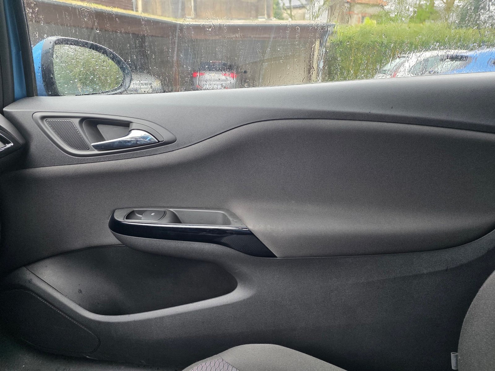 OPEL CORSA E – 1.4i 90ch BVM5 ACTIVE