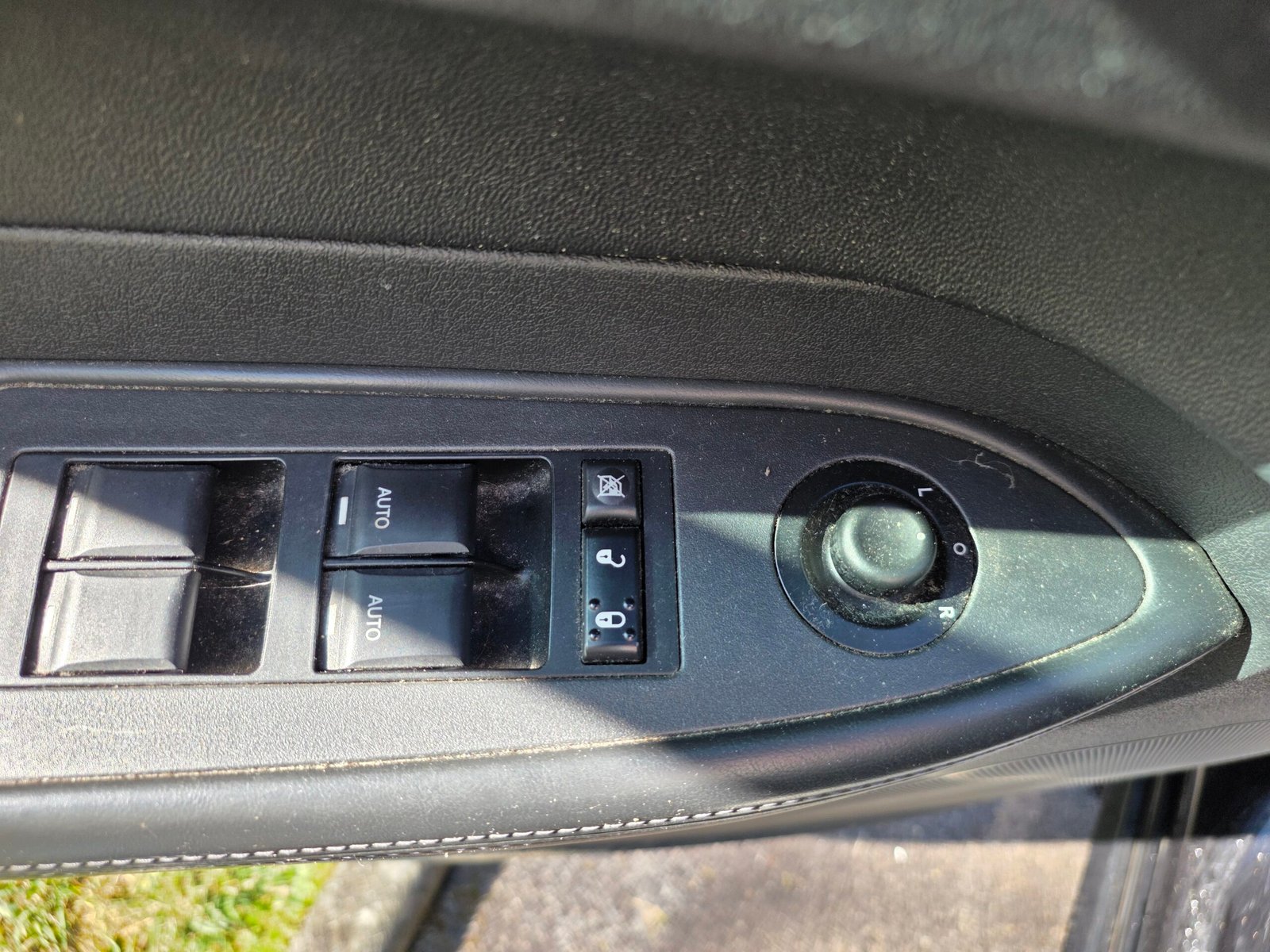 CHRYSLER 300C TOURING – 3.0 V6 218ch