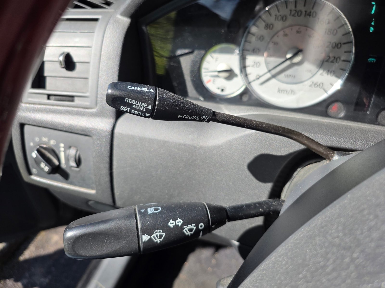 CHRYSLER 300C TOURING – 3.0 V6 218ch