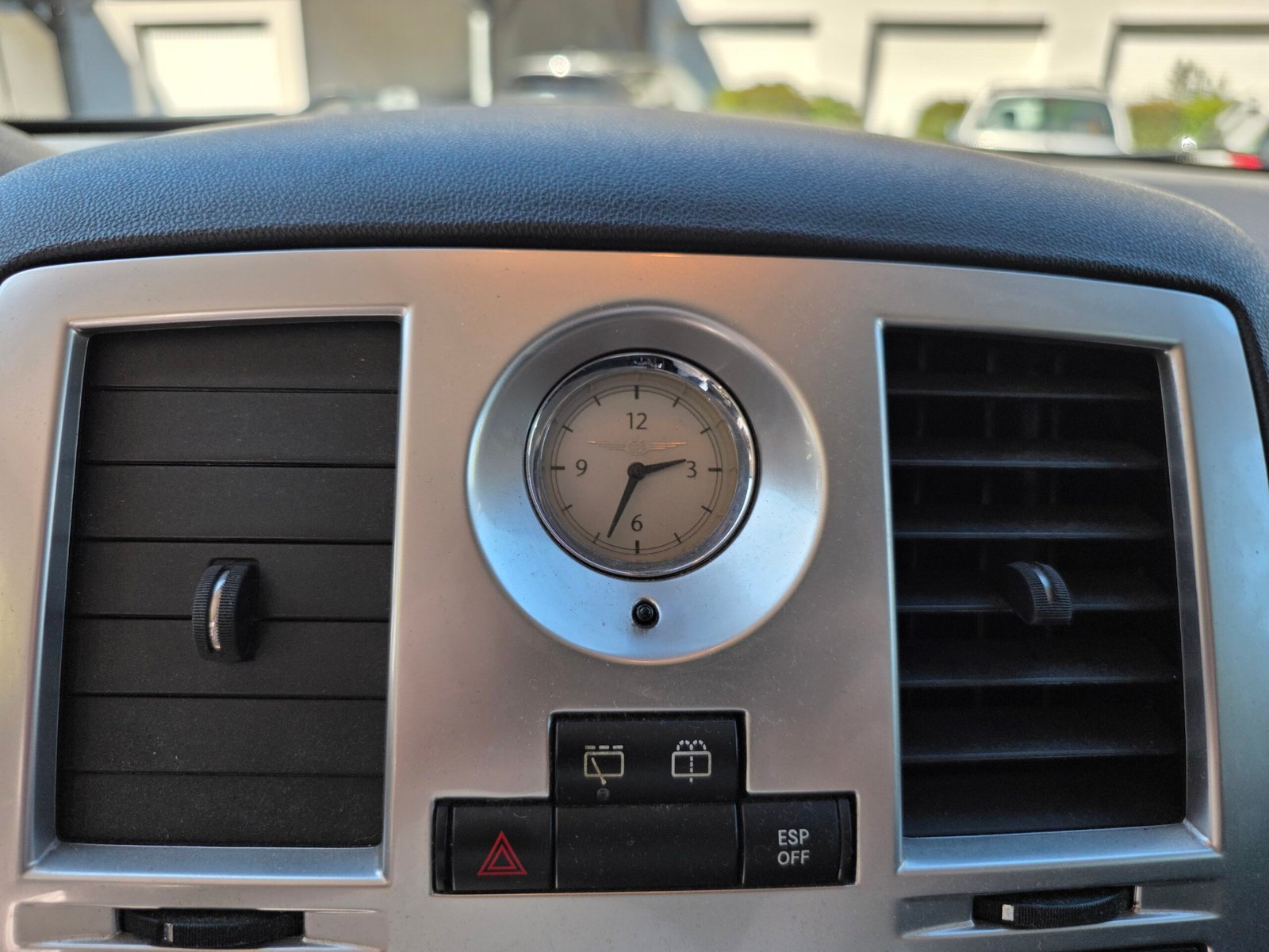 CHRYSLER 300C TOURING – 3.0 V6 218ch