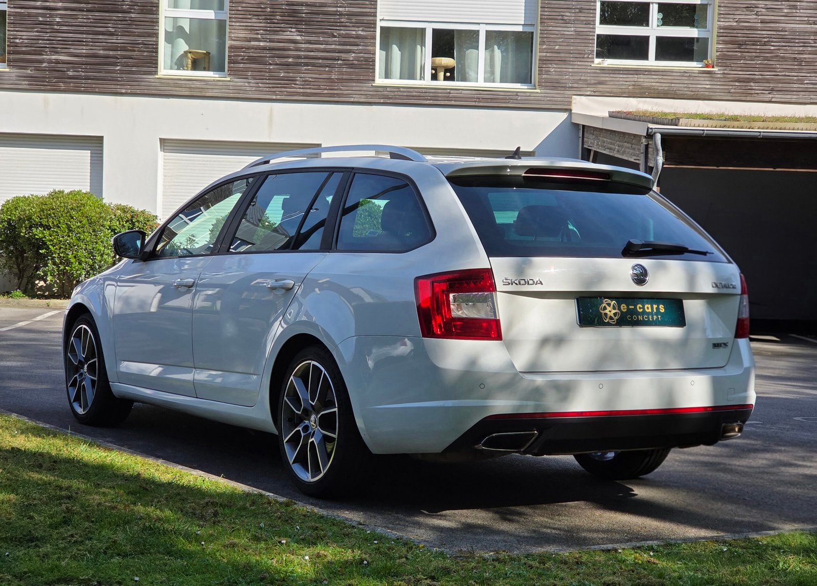 SKODA OCTAVIA III RS – 2.0 TSI 220ch BVM6