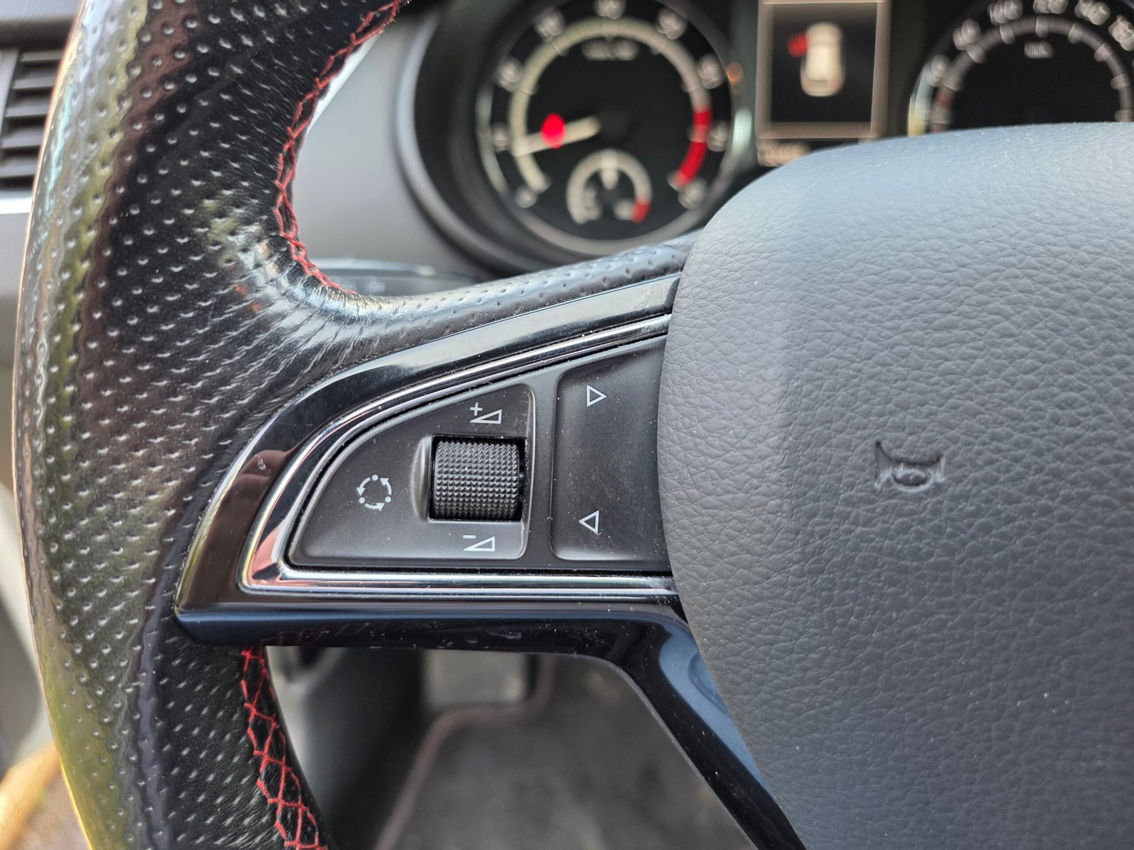 SKODA OCTAVIA III RS – 2.0 TSI 220ch BVM6