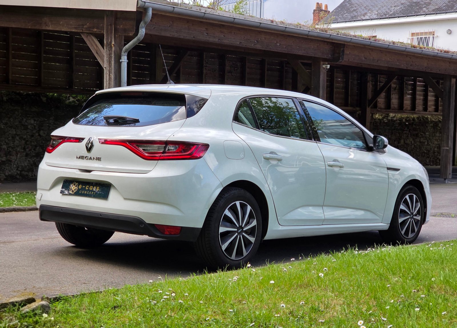 RENAULT MEGANE IV – 1.5 dCi 110ch Automatique