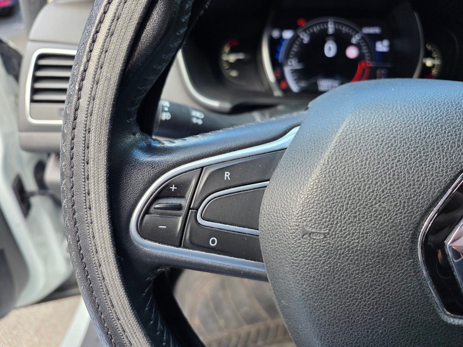 RENAULT MEGANE IV – 1.5 dCi 110ch Automatique