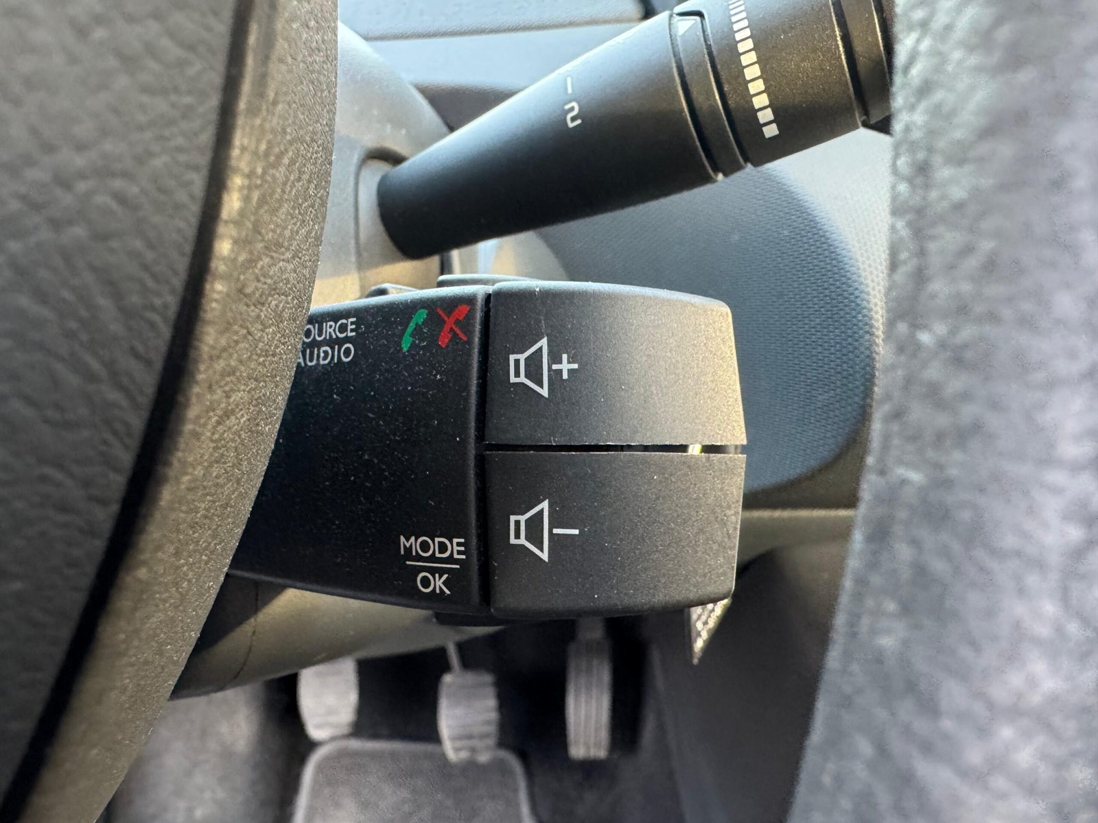 RENAULT Twingo II Phase 2 (X44) 1.2 i 16V LEV eco2 75 cv Limited