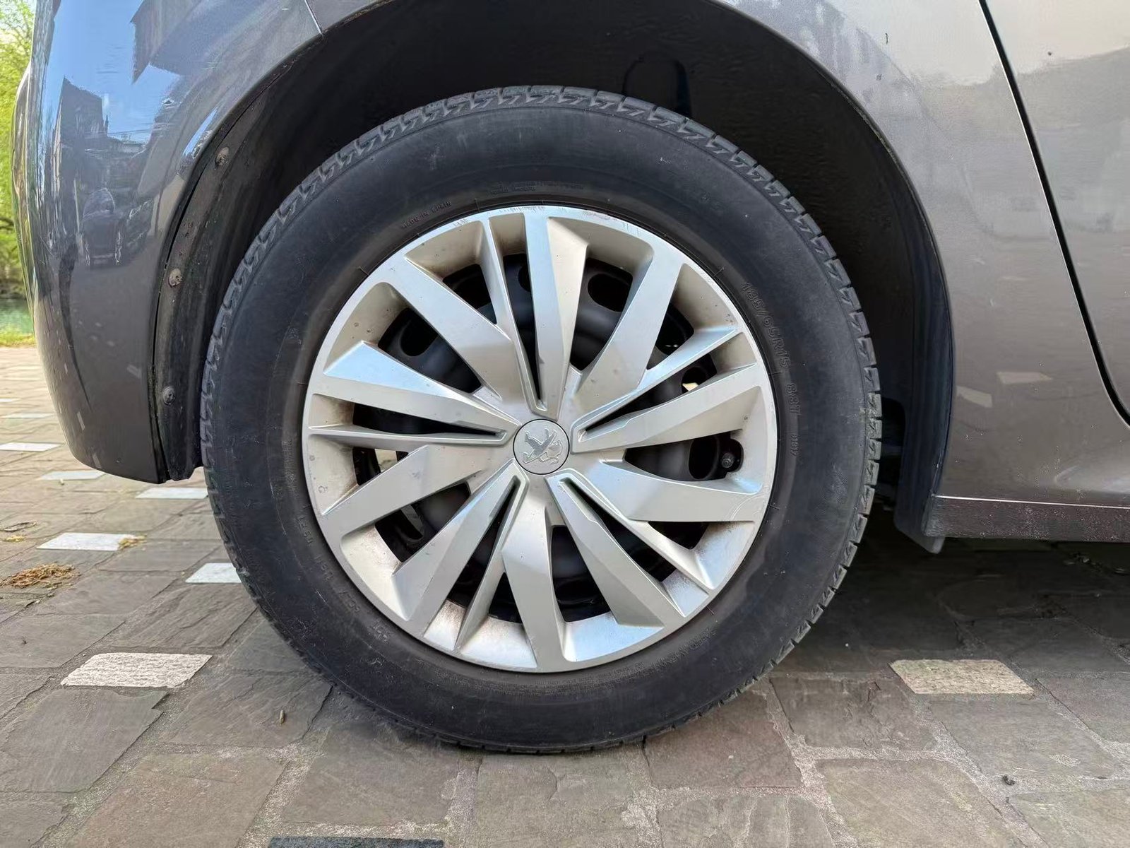 Peugeot 208 II (2) 1.2 PureTech 75Ch “Active Business” Société