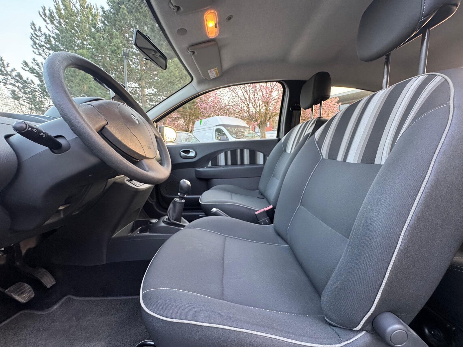 RENAULT Twingo II Phase 2 (X44) 1.2 i 16V LEV eco2 75 cv Limited