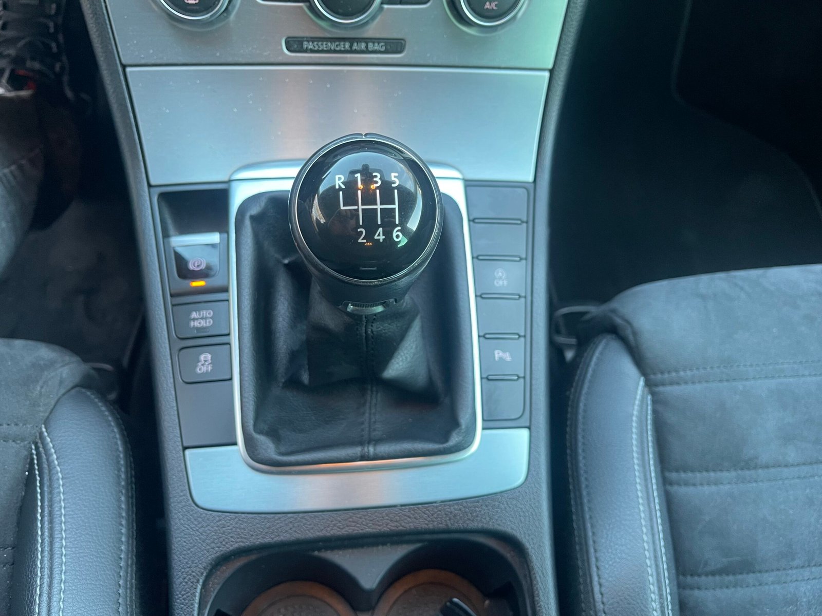 VOLKSWAGEN PASSAT CC 2.0 TDI 16V BlueMotion 140 CARAT