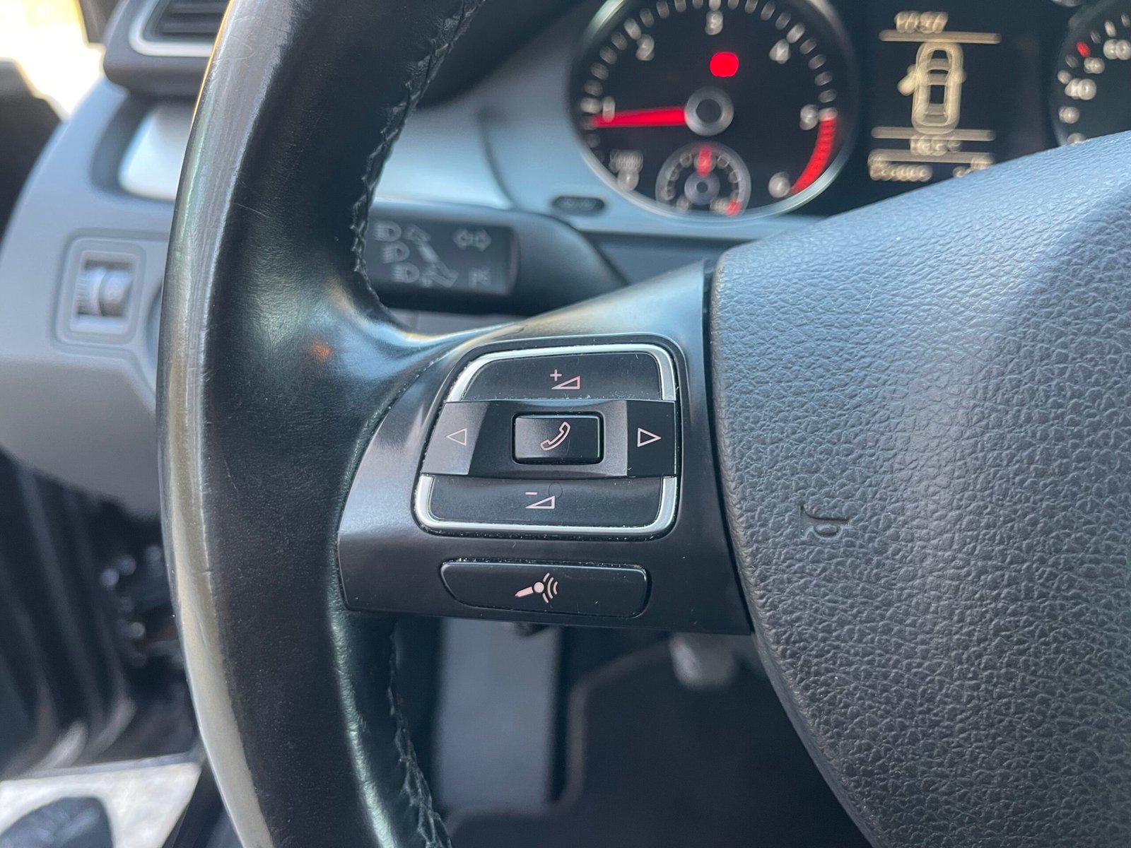 VOLKSWAGEN PASSAT CC 2.0 TDI 16V BlueMotion 140 CARAT