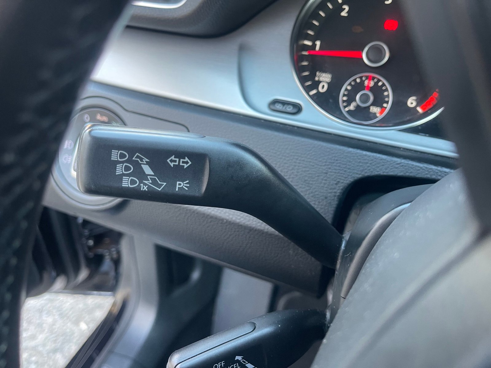 VOLKSWAGEN PASSAT CC 2.0 TDI 16V BlueMotion 140 CARAT