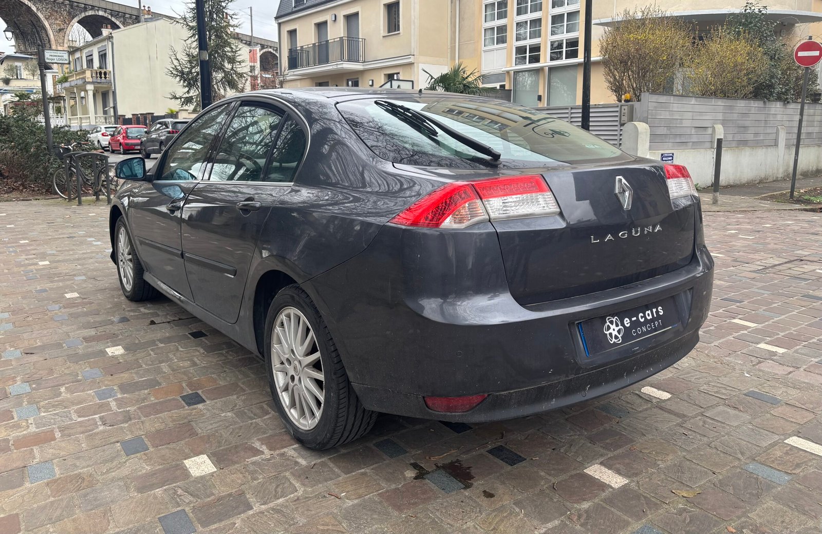 RENAULT Laguna 2.0 i 16V 140Ch “Expression”
