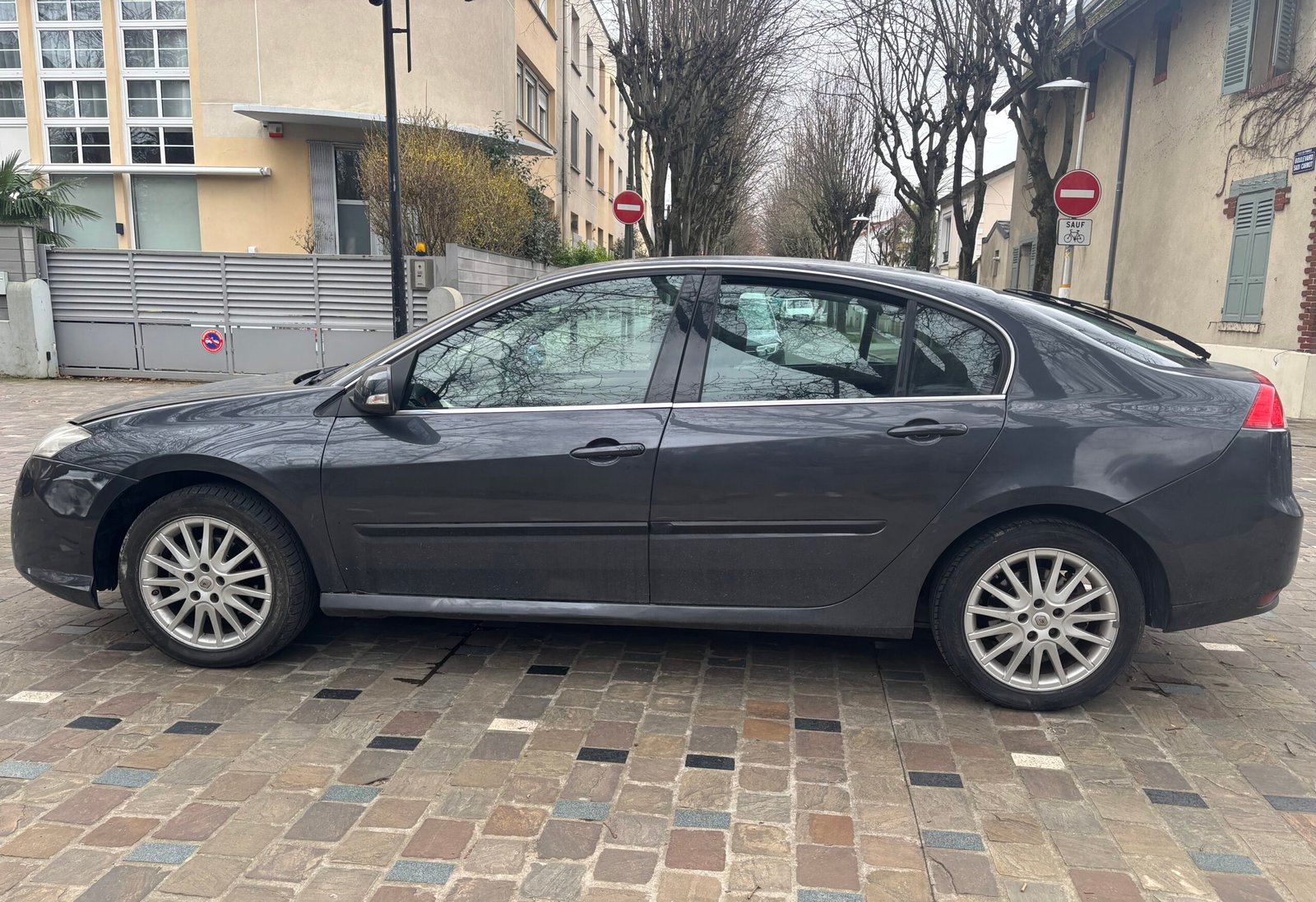 RENAULT Laguna 2.0 i 16V 140Ch “Expression”