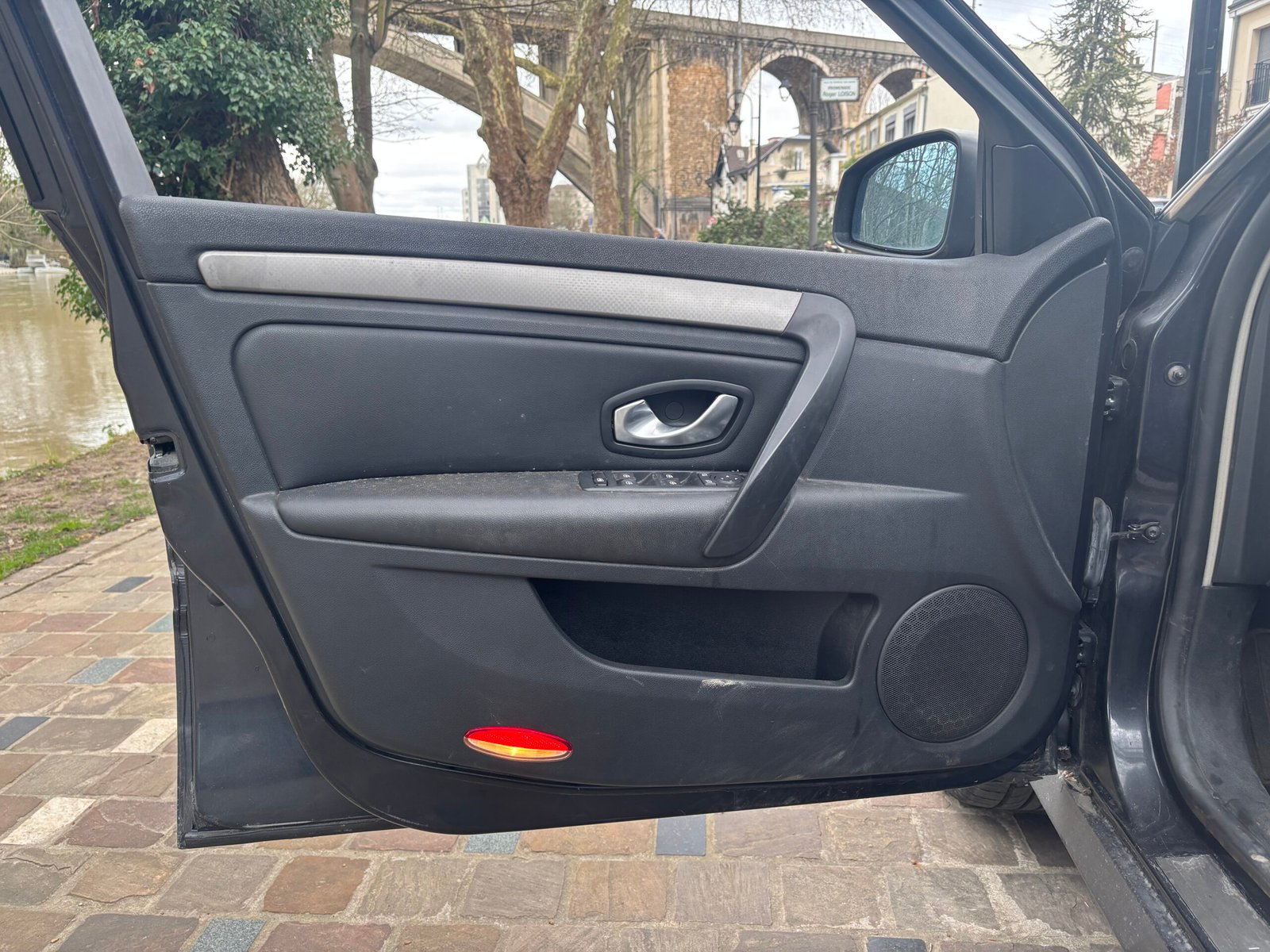 RENAULT Laguna 2.0 i 16V 140Ch “Expression”